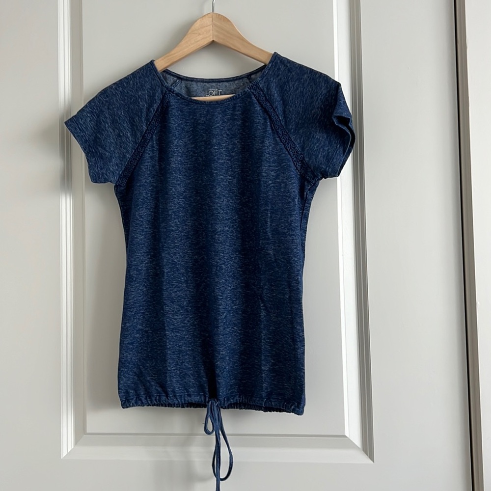 ❌SOLD❌ Ann Taylor LOFT top ( great condition )